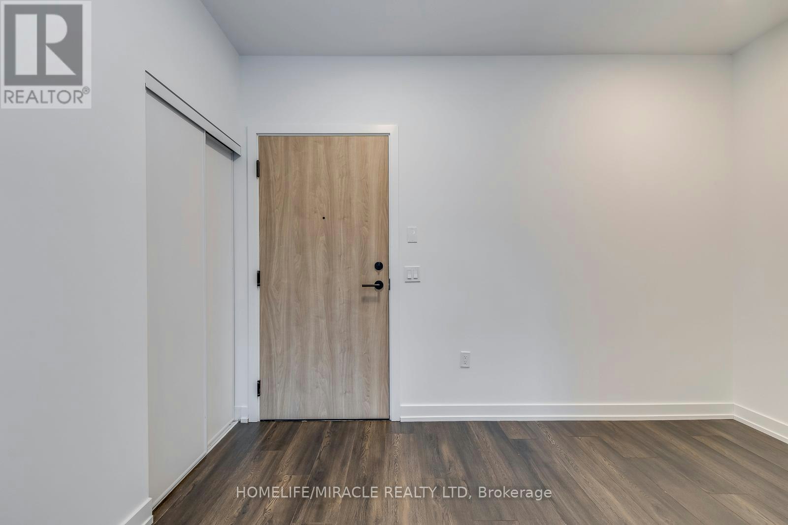 109-801 The Queensway, Toronto, ON, M8Z 1N4 - 5