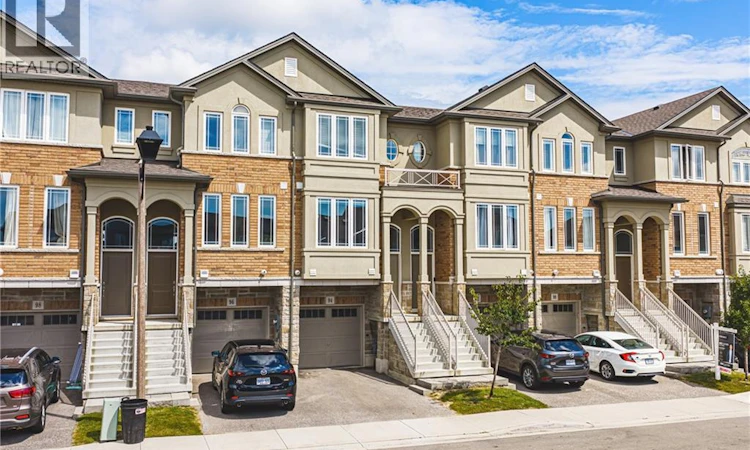 94 Laguna Village Crescent