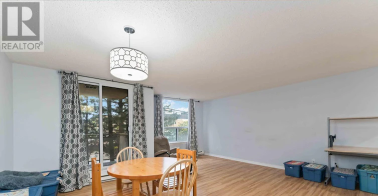 208-215 Parkdale Avenue, Ottawa, ON, K1Y 4T8 - 2
