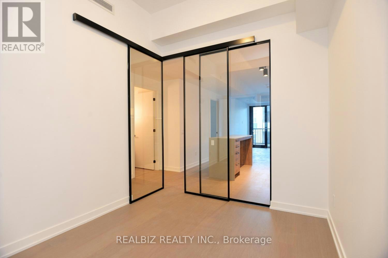 823-91 Montclair Avenue, Toronto, ON, M5P 0B1 - 11
