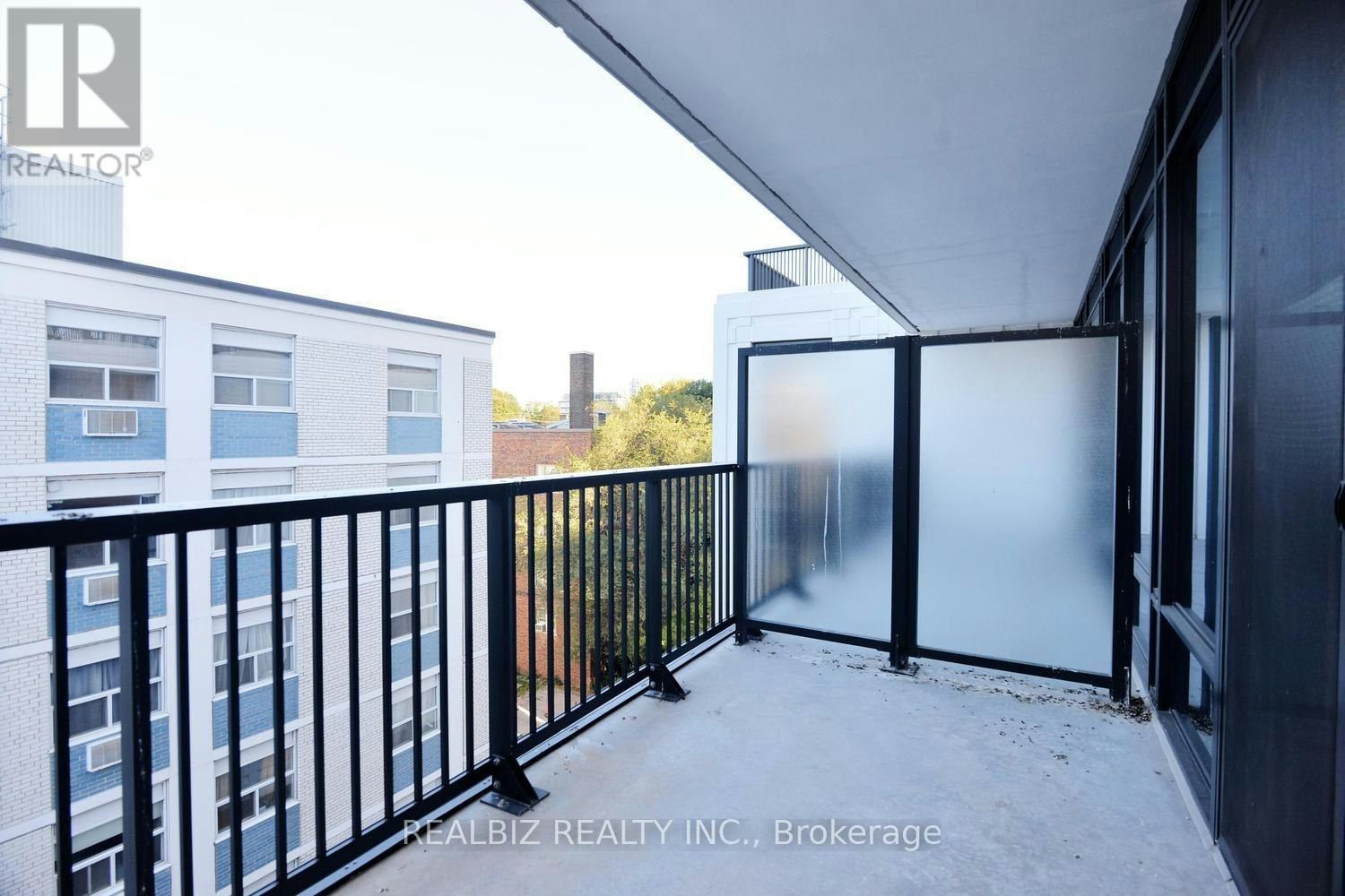 823-91 Montclair Avenue, Toronto, ON, M5P 0B1 - 41