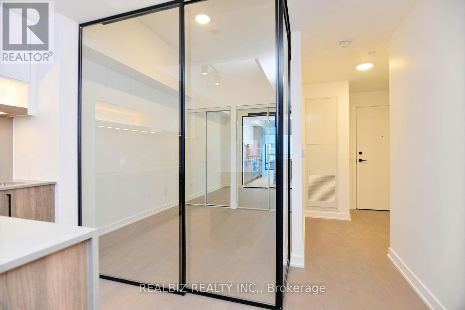 823-91 Montclair Avenue, Toronto, ON, M5P 0B1 - 15