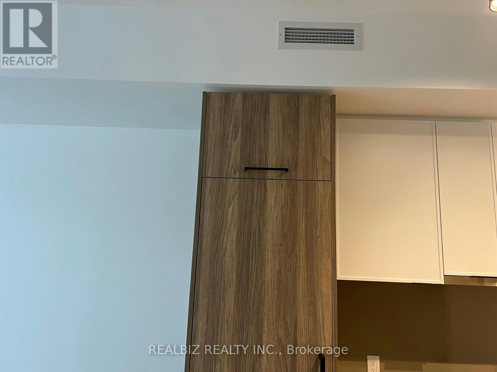 823-91 Montclair Avenue, Toronto, ON, M5P 0B1 - 13