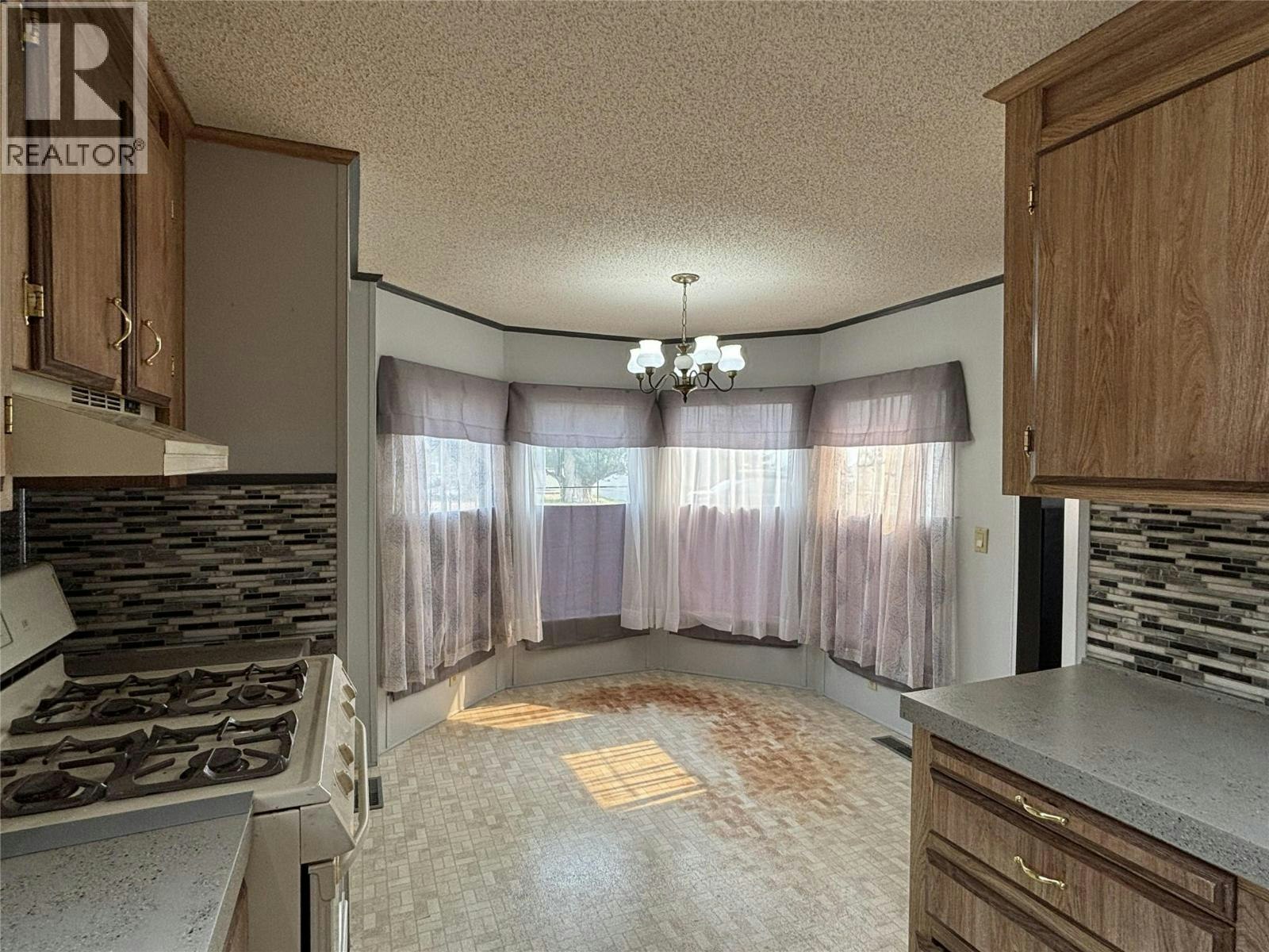 311 Mcdonald Avenue, Clinton, BC, V0K 1K0 - 8