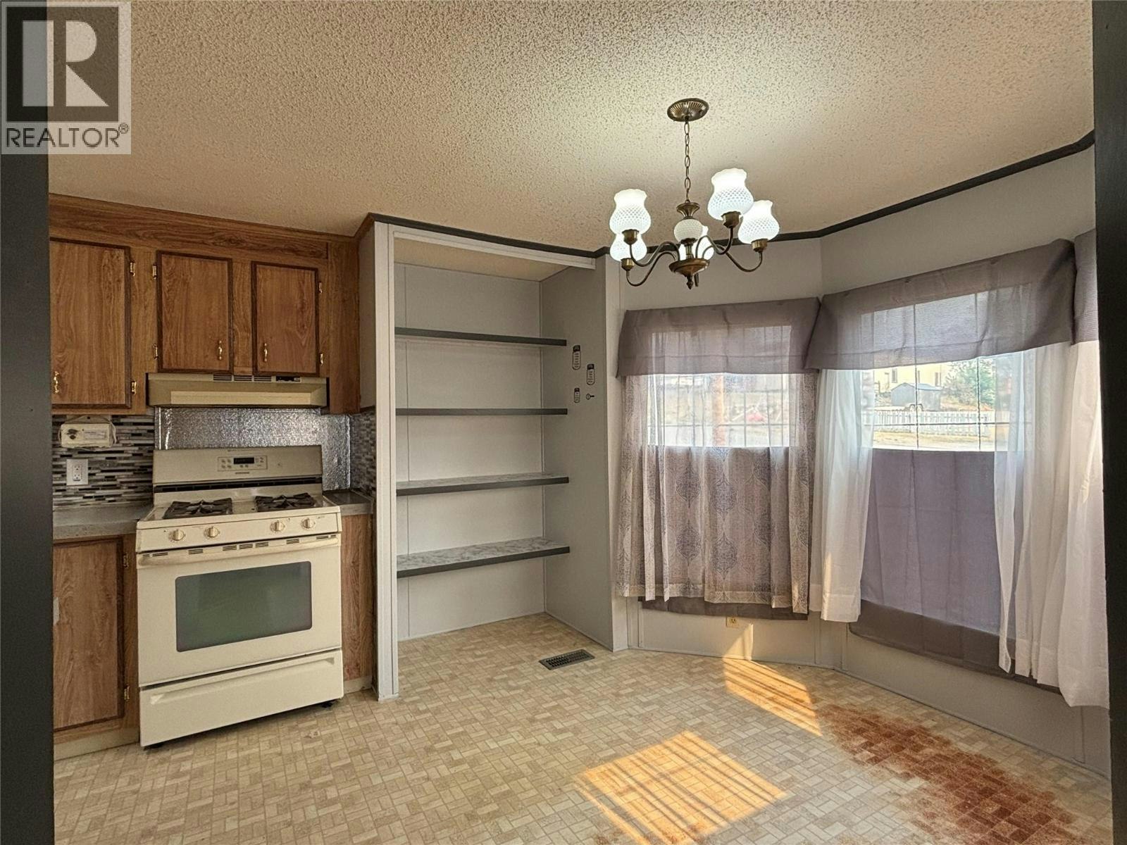 311 Mcdonald Avenue, Clinton, BC, V0K 1K0 - 9