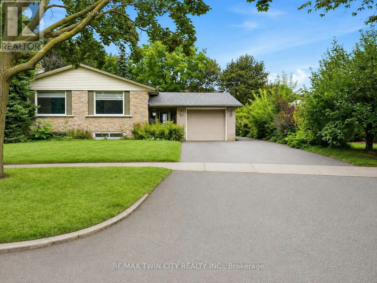 MAIN-58 Tupper Crescent, Kitchener, ON, N2B 2X9