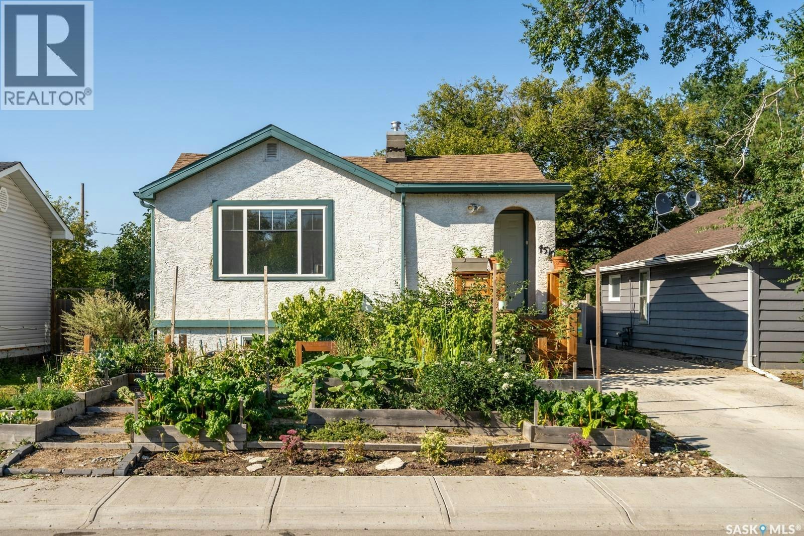 4510 2nd Avenue N, Regina, SK, S4R 0Y4