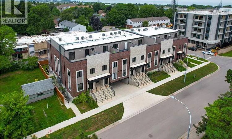 10-2 Slessor Boulevard