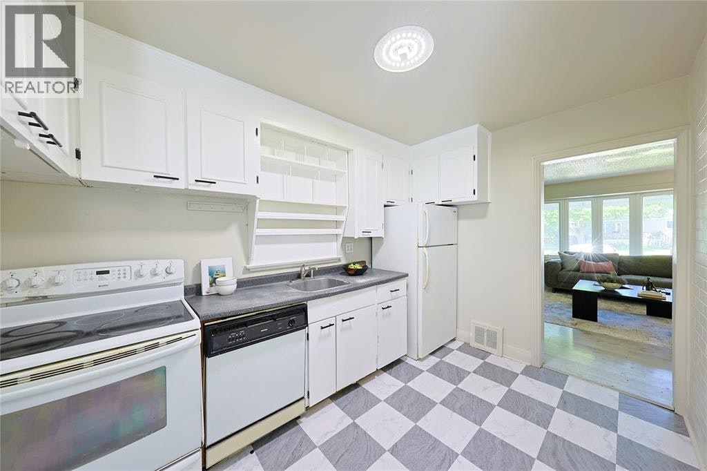 898 Grandview Avenue, Sarnia, ON, N7V 3X2 - 14