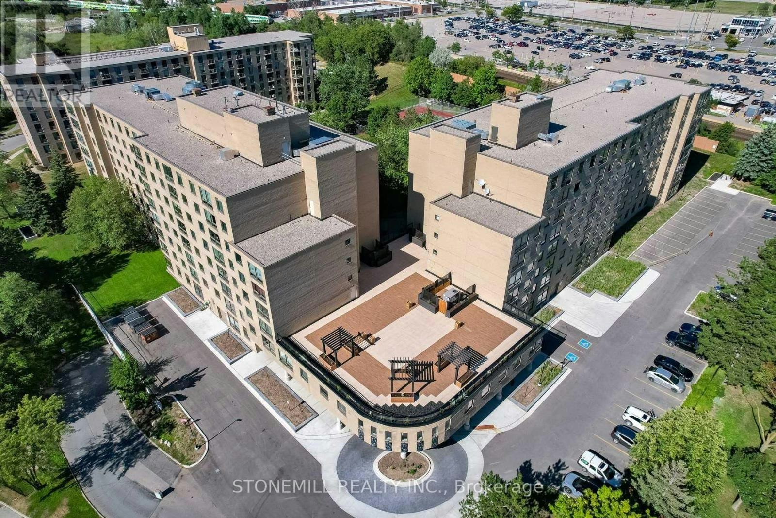 814-326 Major Mackenzie Drive E, Richmond Hill, ON, L4C 8T4