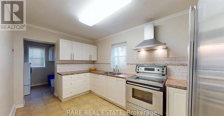 1-8 Balsam Avenue N, Hamilton, ON, L8L 6Y2 - 2