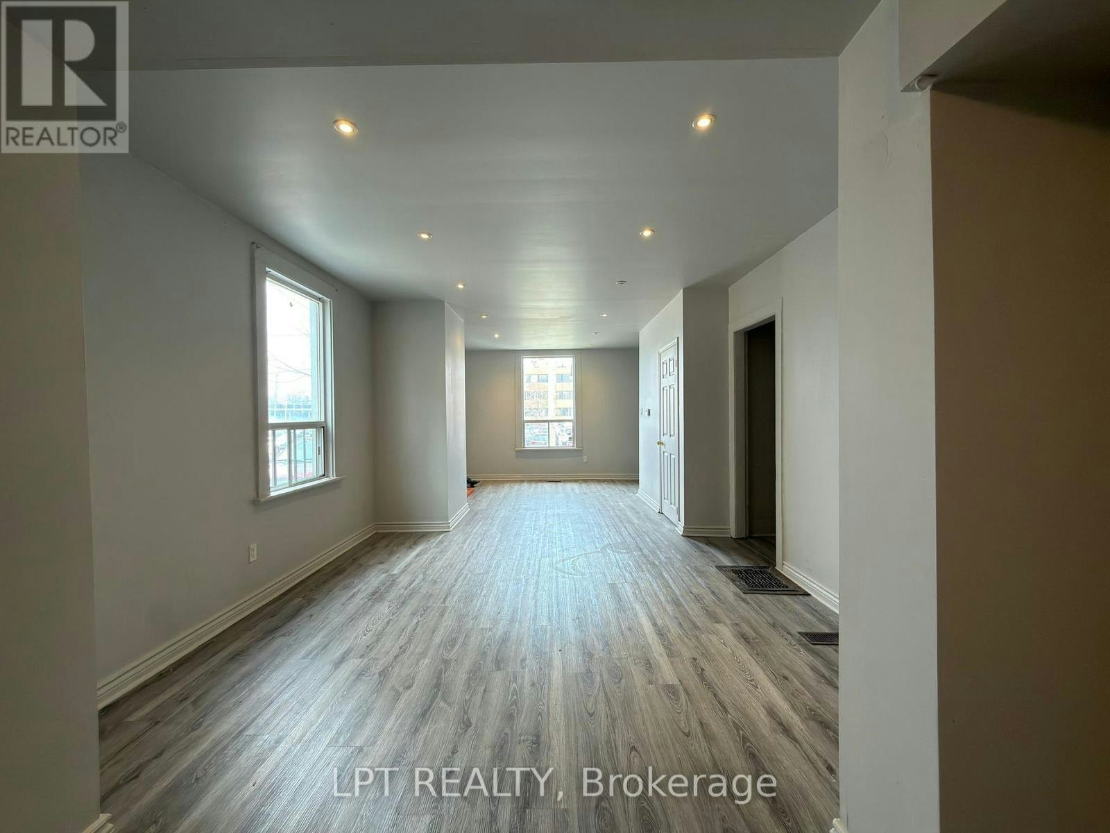 37 Elizabeth Street N, Brampton, ON, L6X 1S3 - 8