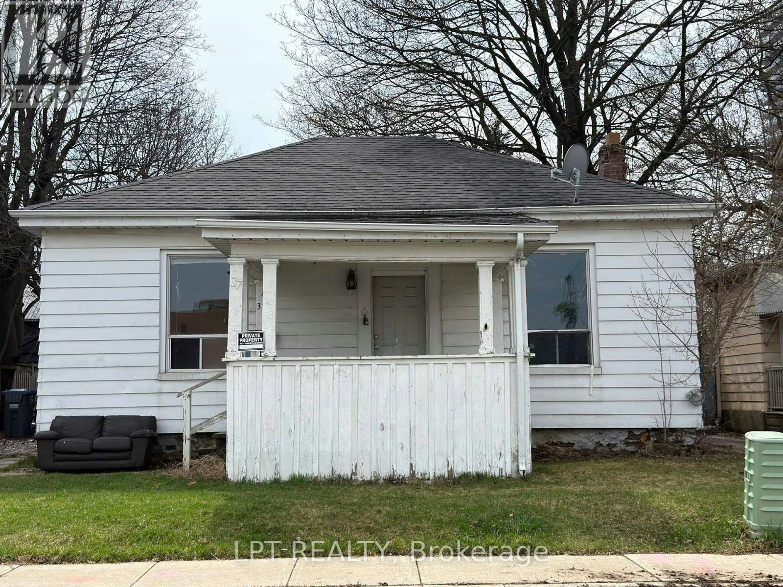 37 Elizabeth Street N, Brampton, ON, L6X 1S3