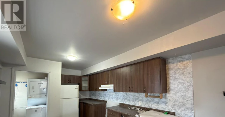 37 Elizabeth Street N, Brampton, ON, L6X 1S3 - 2