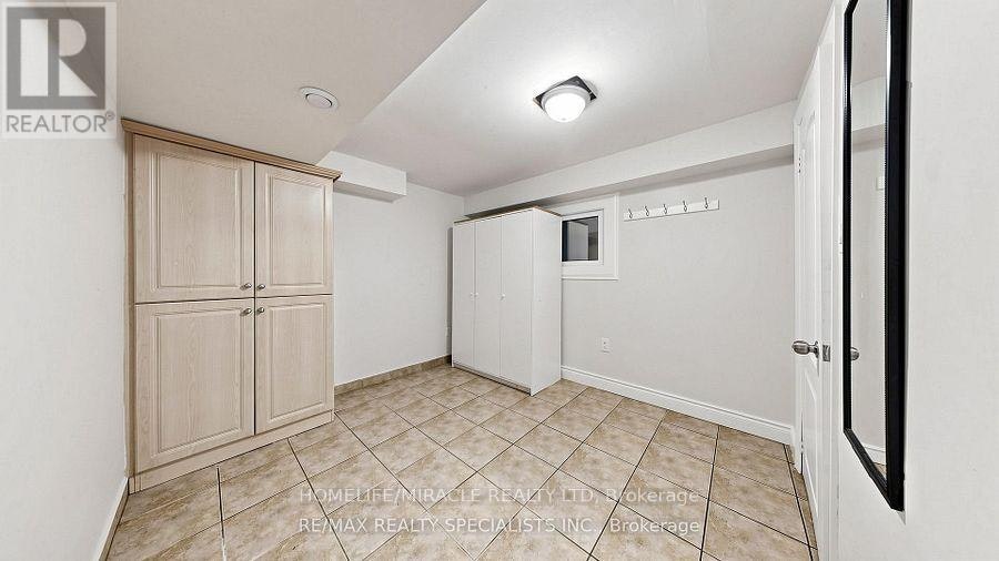 7444 Homeside Gardens Bsmt, Mississauga, ON, L4T 2A7 - 5