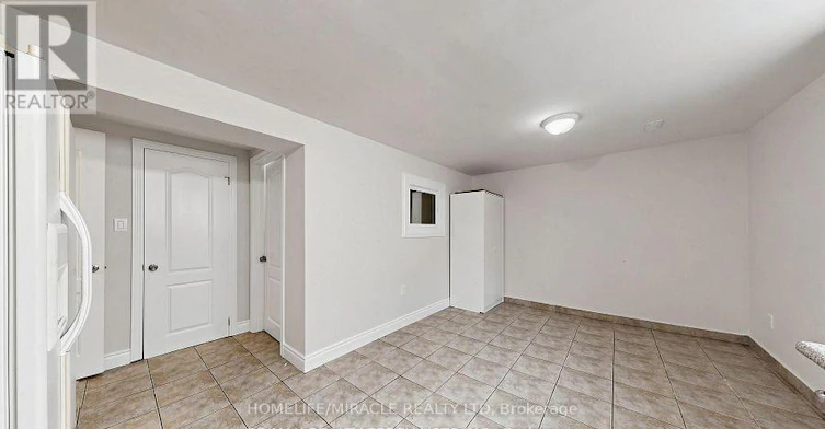 7444 Homeside Gardens Bsmt, Mississauga, ON, L4T 2A7 - 4