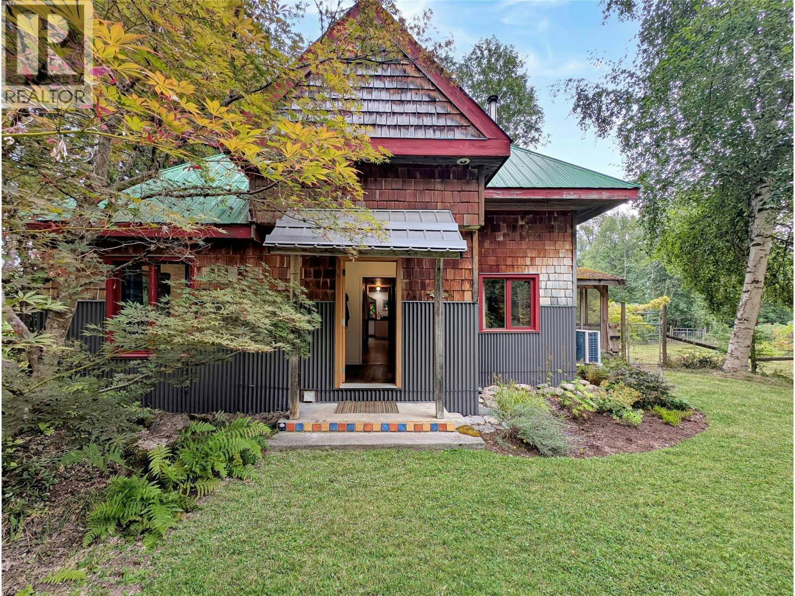 6518 Slocan River Road, Winlaw, BC, V0G 2J0