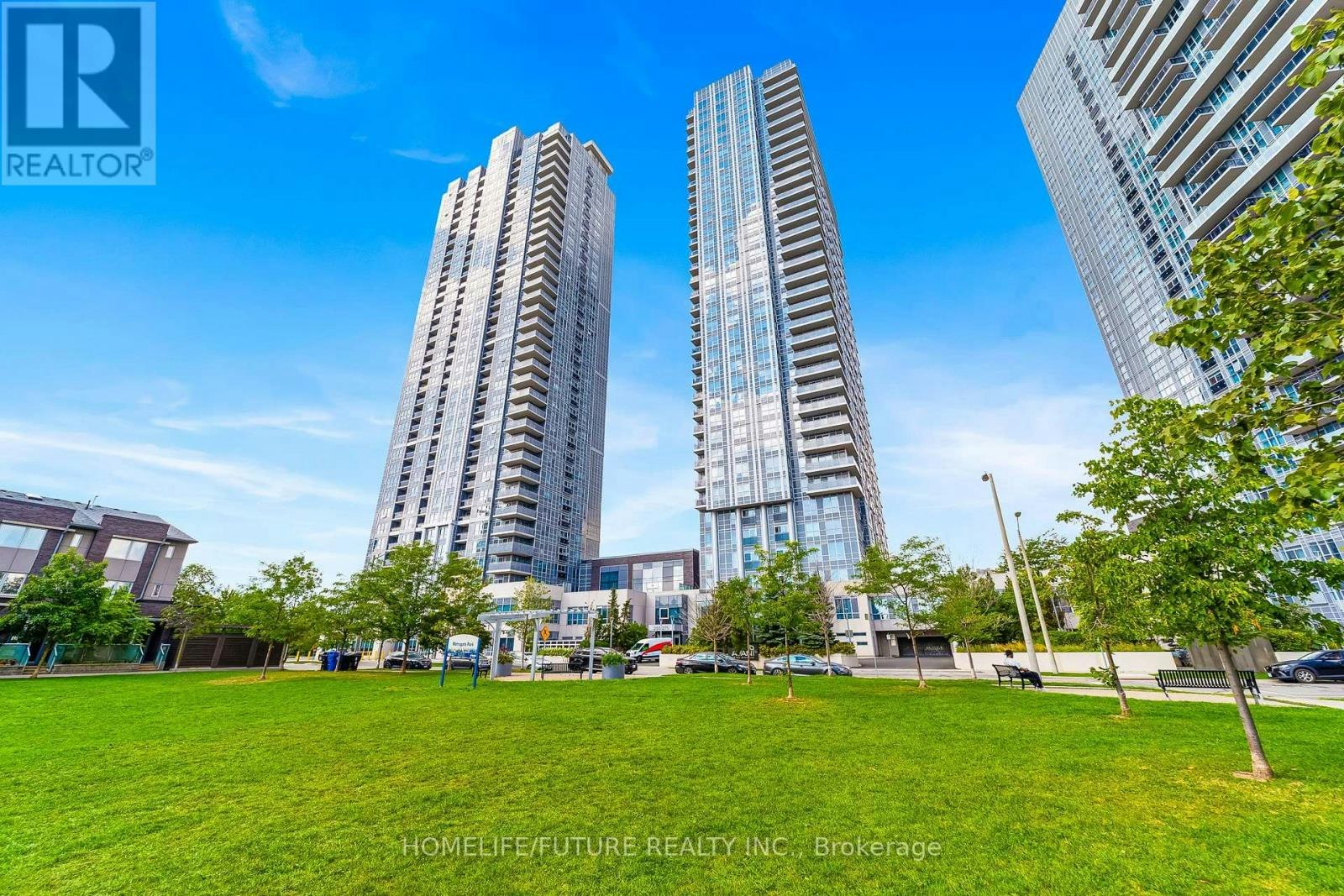 2815-275 Village Green Square, Toronto, ON, M1S 0L8
