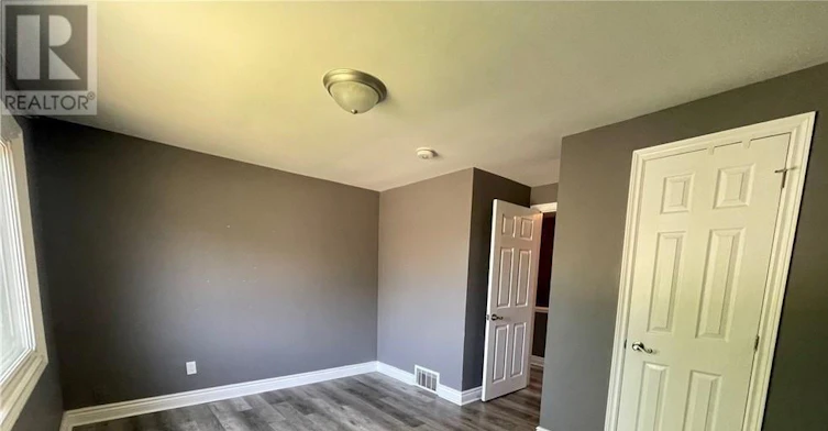 7265 Fern Ave Avenue, Niagara Falls, ON, L2G 5H3 - 7
