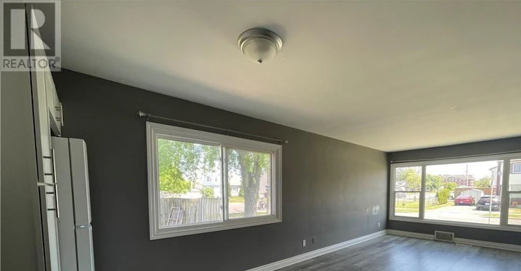 7265 Fern Ave Avenue, Niagara Falls, ON, L2G 5H3 - 3