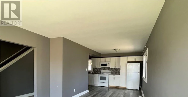 7265 Fern Ave Avenue, Niagara Falls, ON, L2G 5H3 - 2