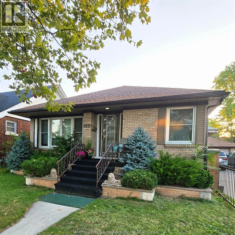 1534 Pillette Road, Windsor, ON, N8Y 3C2