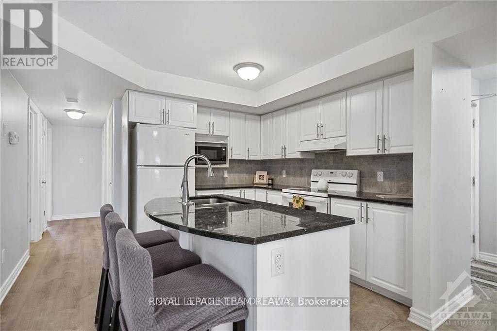 2-46 Barnstone Drive, Ottawa, ON, K2G 4R6 - 4