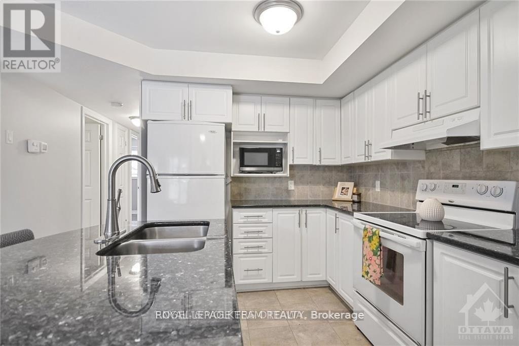 2-46 Barnstone Drive, Ottawa, ON, K2G 4R6 - 3