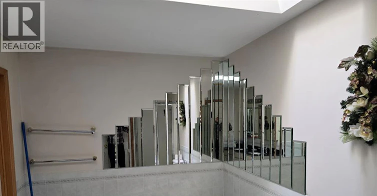 UPPER-2636 Fleming Court, Windsor, ON, N9E 4P1 - 13