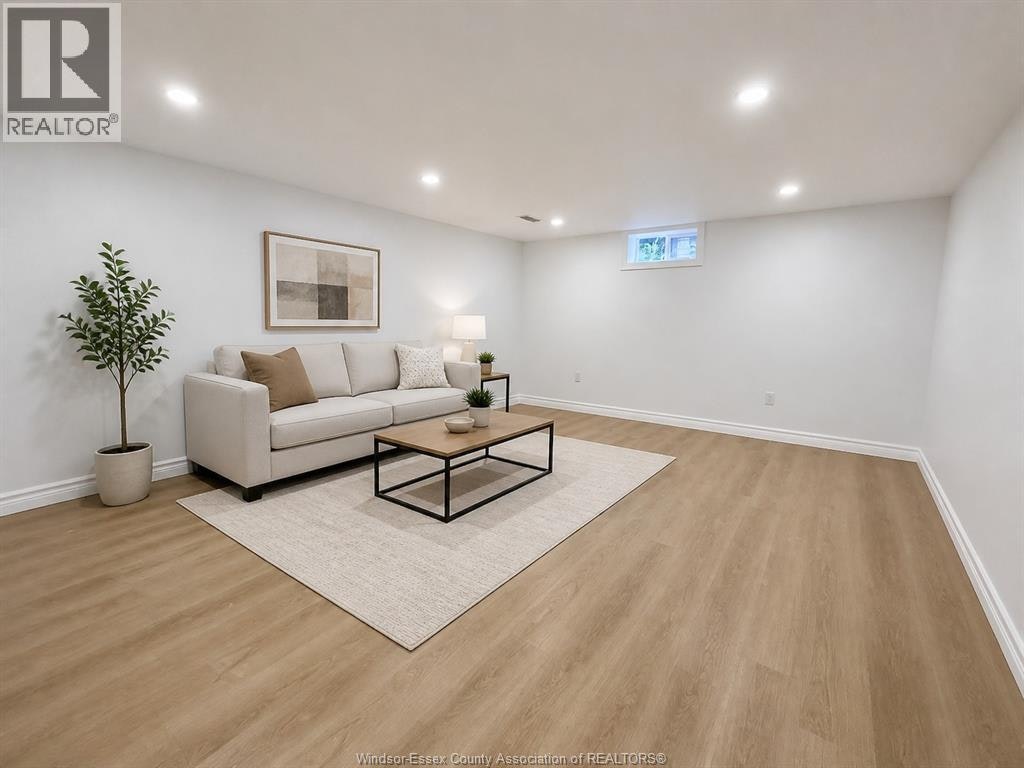 3961 Lennon Court, Windsor, ON, N9G 2E4 - 11
