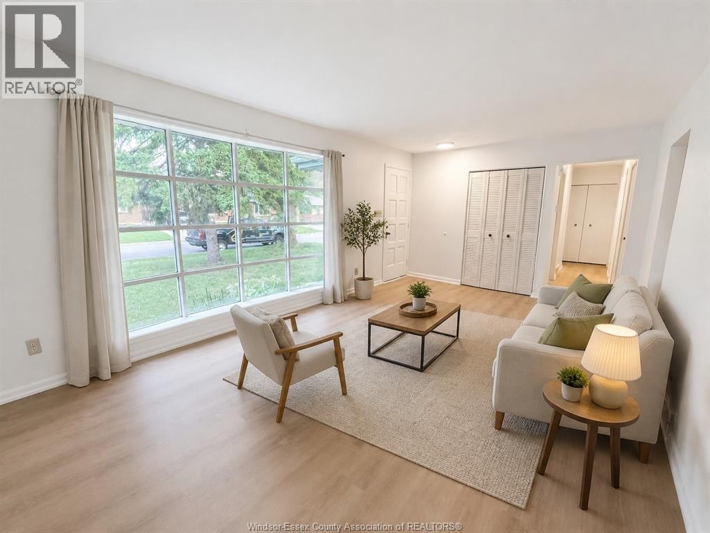 3961 Lennon Court, Windsor, ON, N9G 2E4 - 2