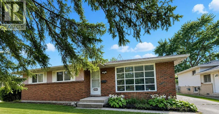 3961 Lennon Court, Windsor, ON, N9G 2E4