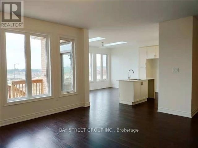 32 Holland Vista Street, East Gwillimbury, ON, L9N 0T2 - 2