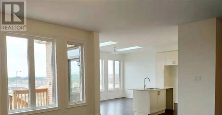 32 Holland Vista Street, East Gwillimbury, ON, L9N 0T2 - 2