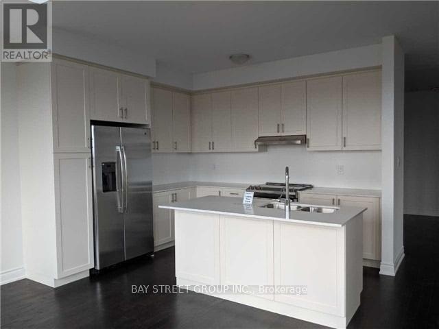 32 Holland Vista Street, East Gwillimbury, ON, L9N 0T2 - 4