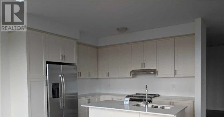 32 Holland Vista Street, East Gwillimbury, ON, L9N 0T2 - 4
