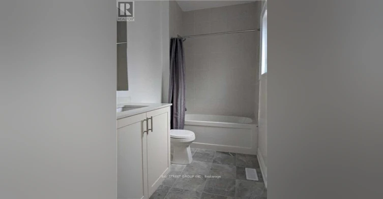 32 Holland Vista Street, East Gwillimbury, ON, L9N 0T2 - 10