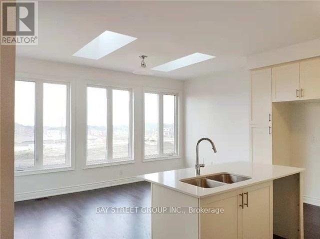 32 Holland Vista Street, East Gwillimbury, ON, L9N 0T2 - 3