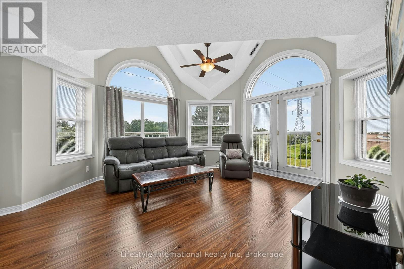 307-208 Silvercreek Parkway N, Guelph, ON, N1H 8H2