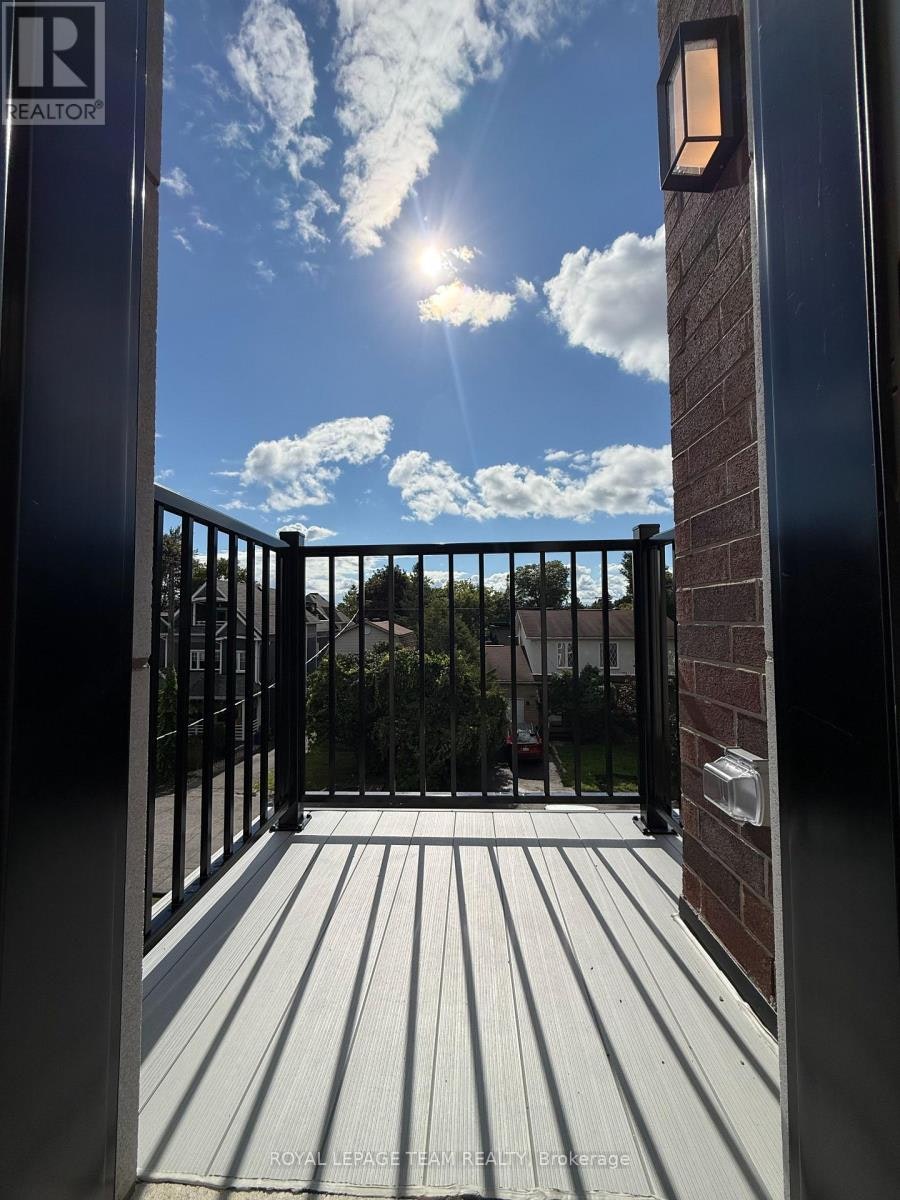 7-549 Melbourne Avenue, Ottawa, ON, K2A 1W7 - 5