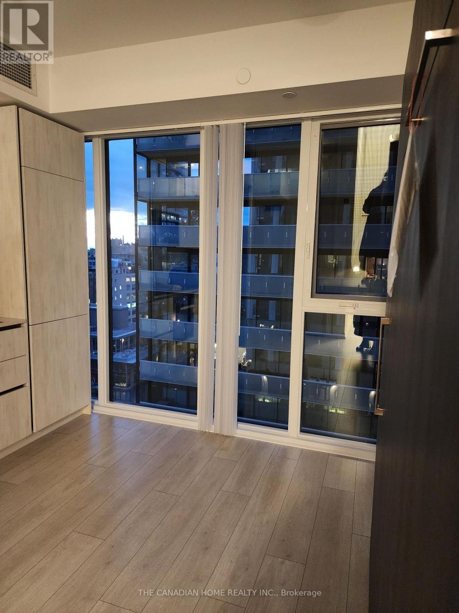1925-400 King Street, Toronto, ON, M5V 1K2