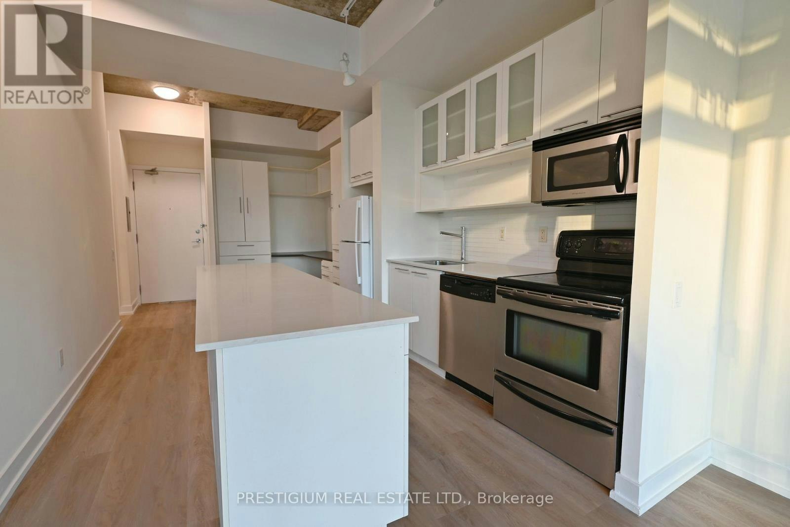 611-66 Portland Street, Toronto, ON, M5V 2M6 - 2