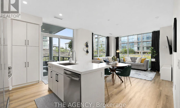 G36-415 Sea Ray Avenue