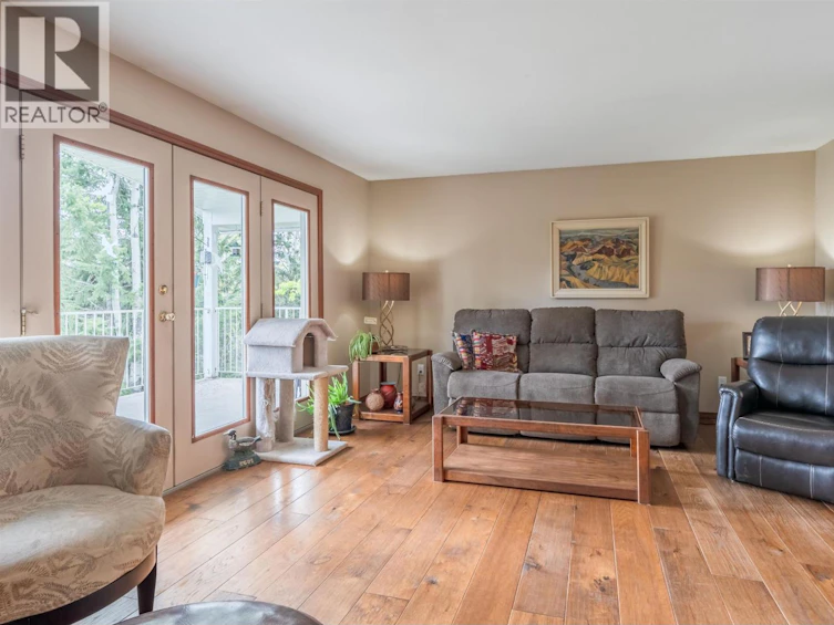 7497 Little Fort 24 Highway, Bridge Lake, BC, V0K 1X2 - 19