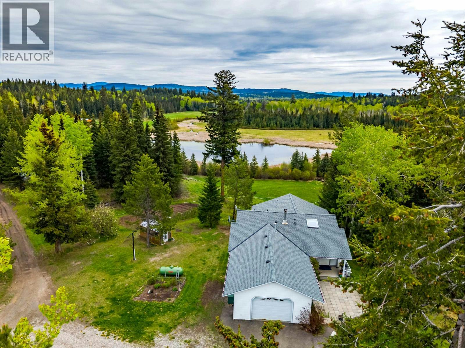 7497 Little Fort 24 Highway, Bridge Lake, BC, V0K 1X2 - 33