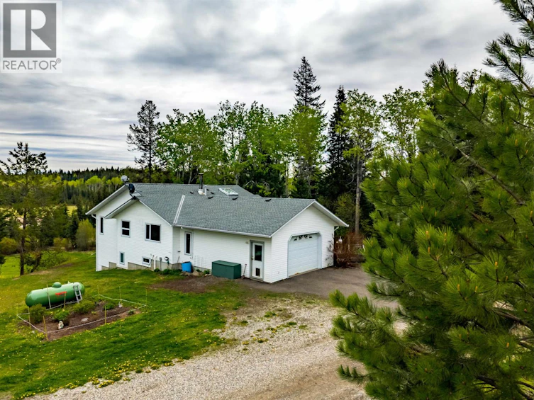 7497 Little Fort 24 Highway, Bridge Lake, BC, V0K 1X2 - 6