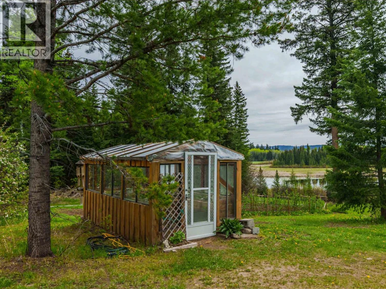 7497 Little Fort 24 Highway, Bridge Lake, BC, V0K 1X2 - 9