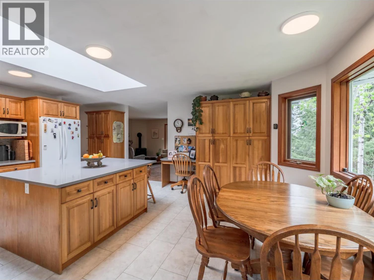 7497 Little Fort 24 Highway, Bridge Lake, BC, V0K 1X2 - 17