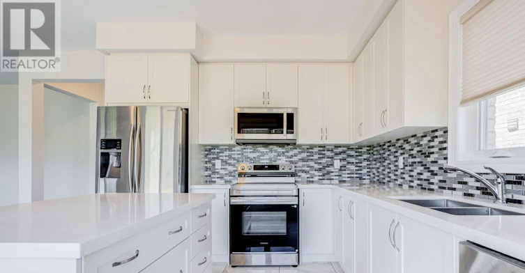 25 Lorne Thomas Place, New Tecumseth, ON, L9R 0T8 - 8