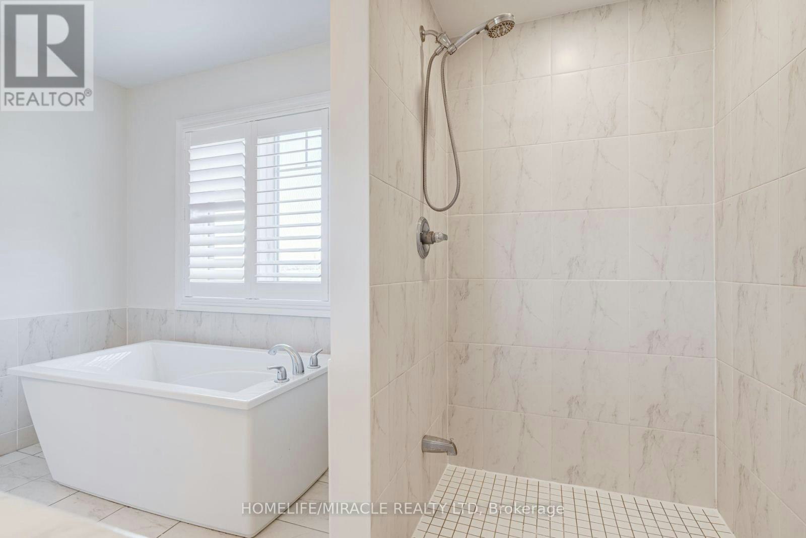 25 Lorne Thomas Place, New Tecumseth, ON, L9R 0T8 - 24